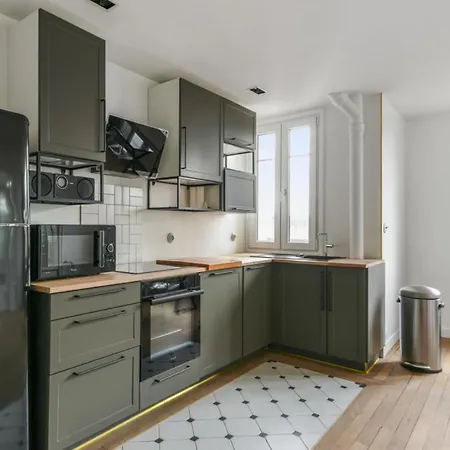 Charming Art Deco Flat In Central Lille